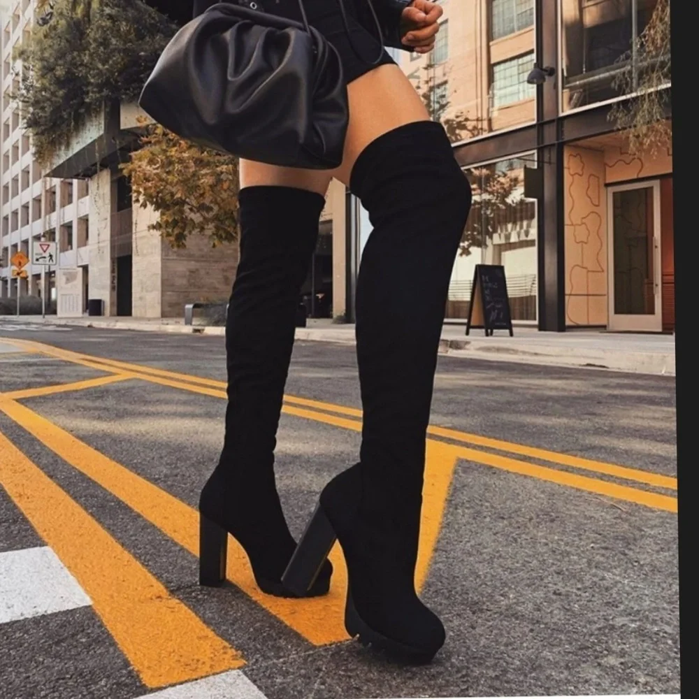 🚨RESTOCKED 🚨 Bella Black tigh high boots - Picture 1 of 8